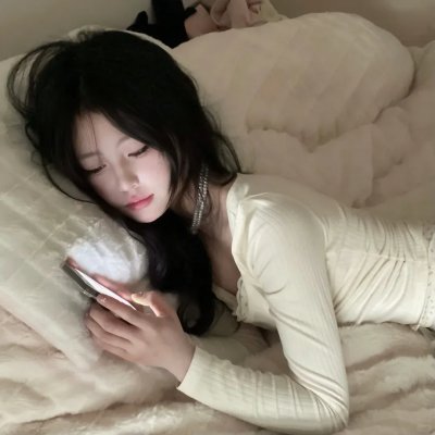 帐棚顶上的马戏团艺人